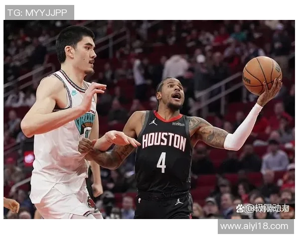 火箭队对阵鹈鹕队的比赛回顾与关键时刻分析